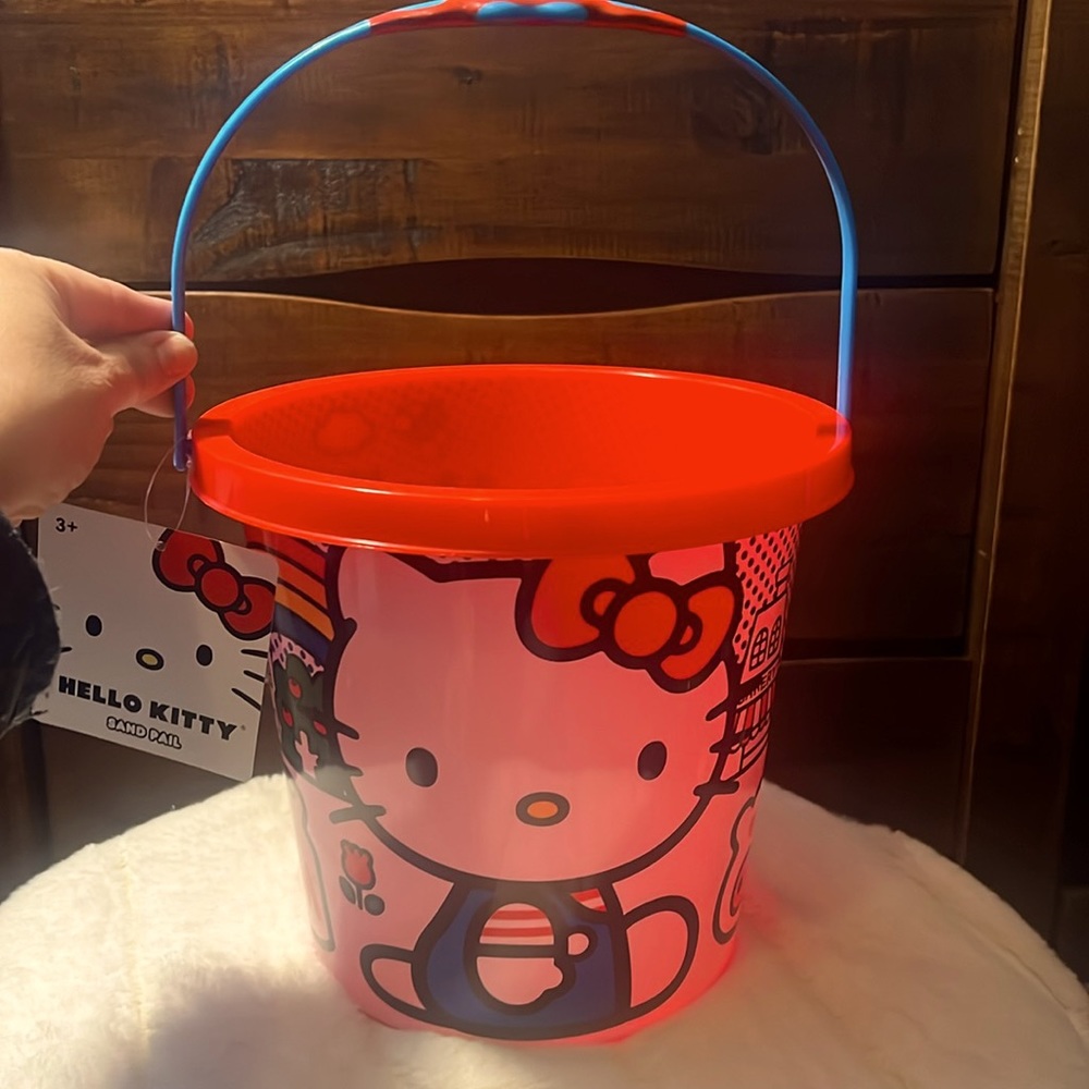 Hello Kitty sand pail new